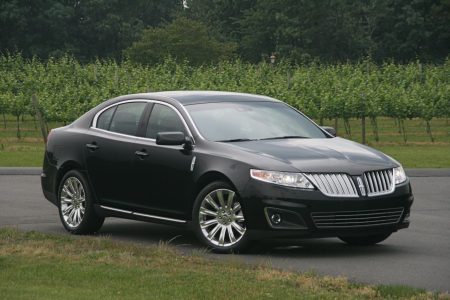luxury-sedan-Lincoln-MKS-1-1