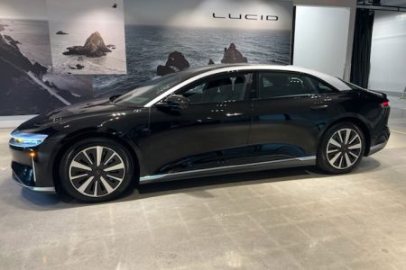 premium-sedan-Lucid-2